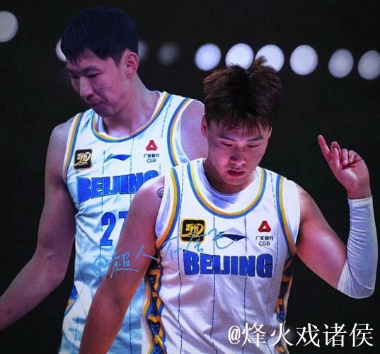 宋翔:赵睿与球队的合练非常少,周琦&雷蒙依然处于疲劳状态 宋翔:赵睿与球队的合练非常少,周琦&雷蒙依然处于疲劳状态